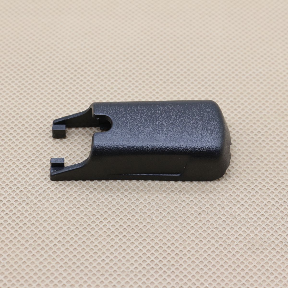 piece of windshield wiper arm clamp retainer W000050335 suitable for Mercedes-Benz