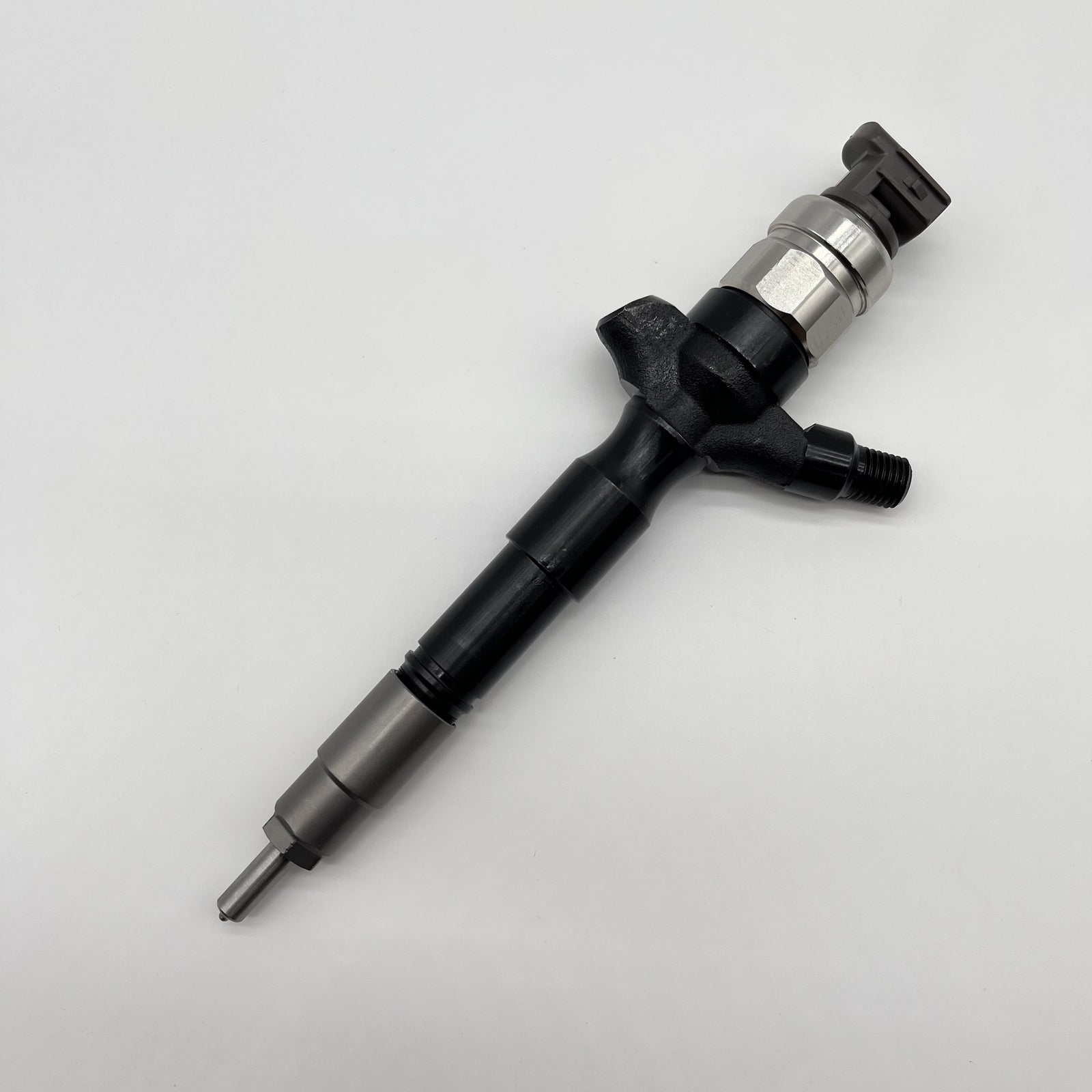 Diesel Fuel Injector Assembly 095000-7400 23670-30220 For T/OYOTA H/ILUX