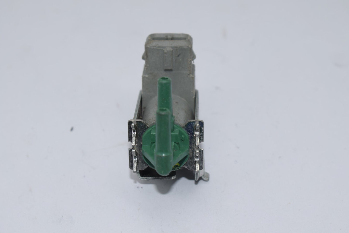 Genuine solenoid vacuum valve 8-97021705-1, suitable for Isuzu 24V, 184600-1371
