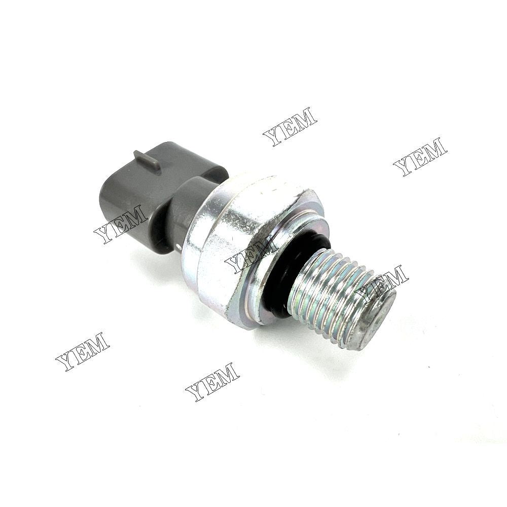 4HK1 Oil Pressure Sensor Fit for Isuzu Diesel Engine Spare Parts.