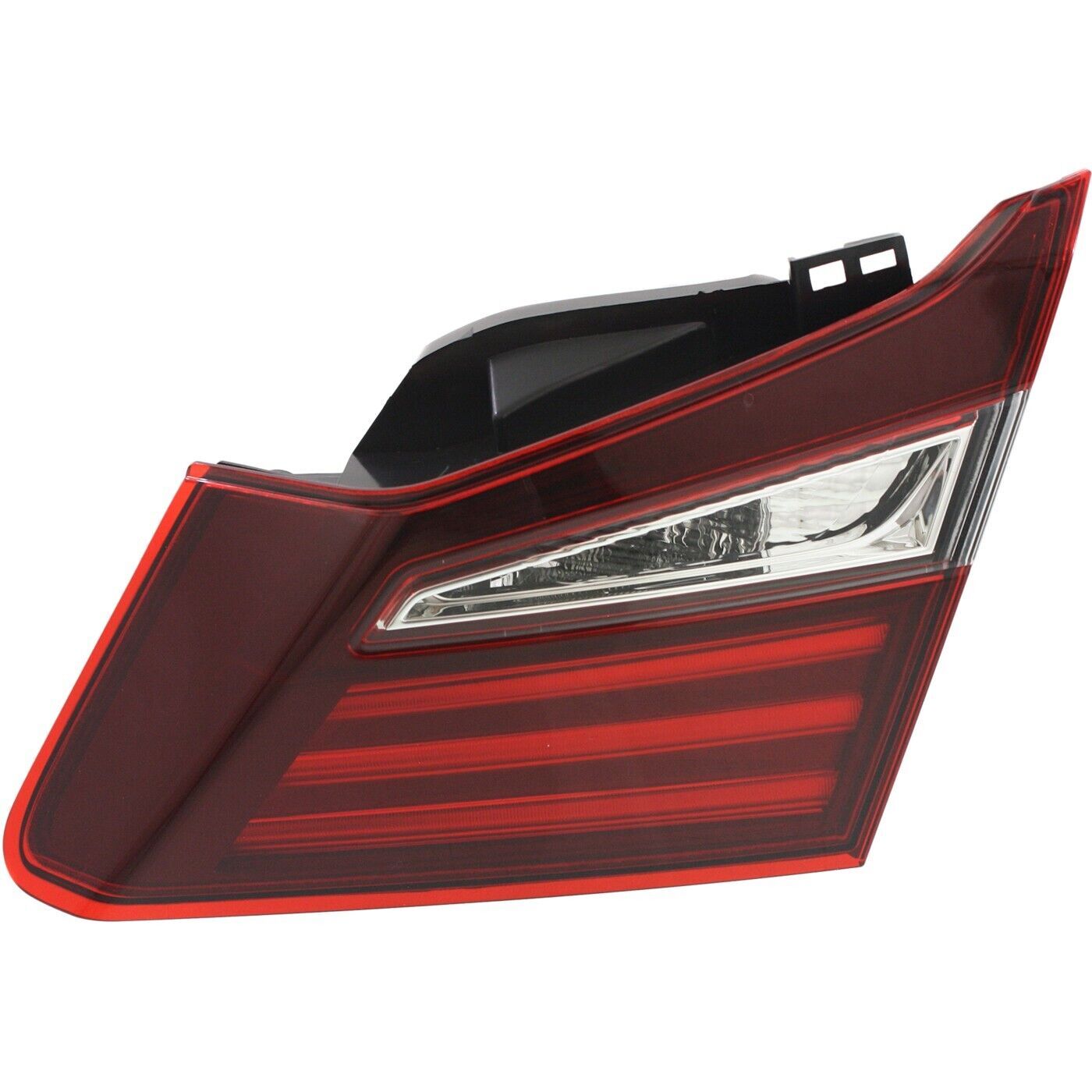 One right taillight is applicable to the passenger side inner layer of 2016-2017 for Honda Accord.