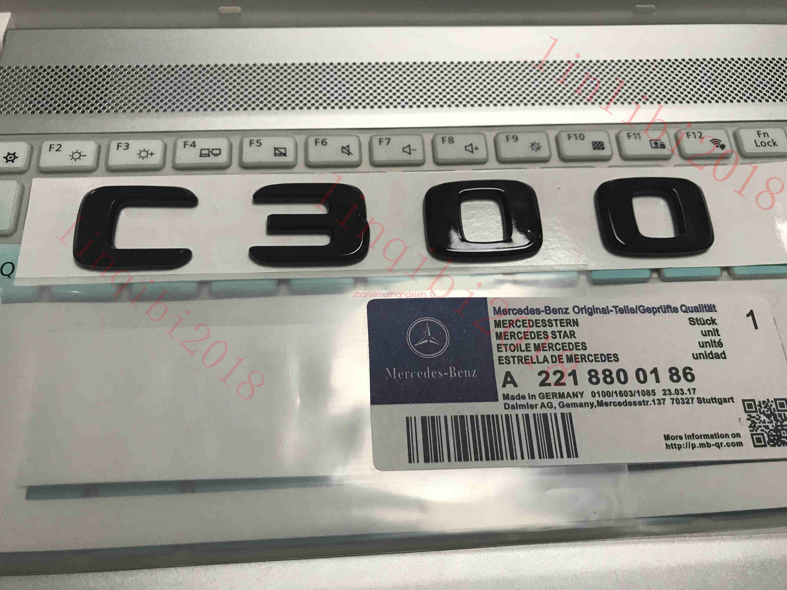Glossy black 3D C300 lettering Trunk badge for C-grade C300