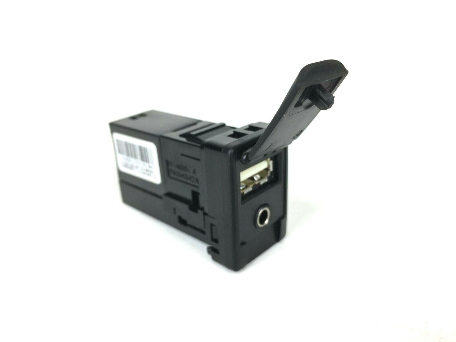 AUX USB Port Adapter Jack for Toyota Rav4 for Camry Yaris for Corolla for Sienna 86190-0R010