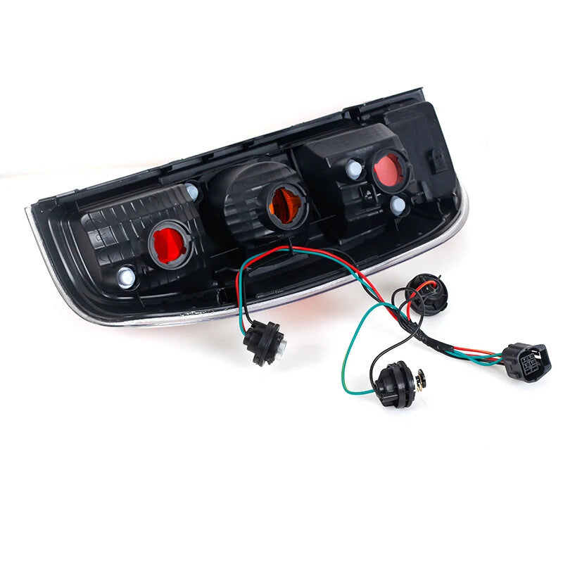 The right rear taillight/brake light is applicable to the for Mazda BT50 2007-2011.