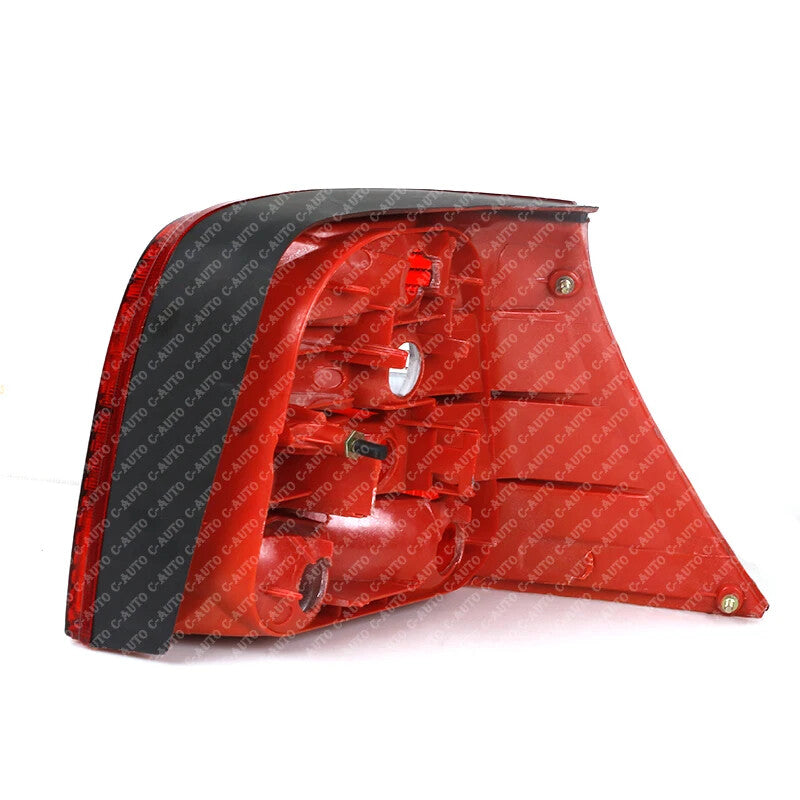 1. Dual rear taillight housings for Volkswagen for Golf 4 MK4 1998 - 2005 models without bulbs.