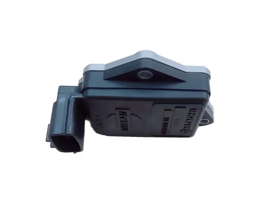 new equipment manufacturer ( ) AFH55M-11 AFH55M-10 airflow sensor for Nissan D21 pickup truck 2.4L.