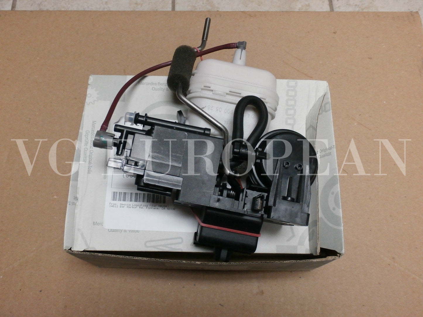 Brand new SL500/SL550 trunk latch actuators for Mercedes-Benz R230 SL-Class.