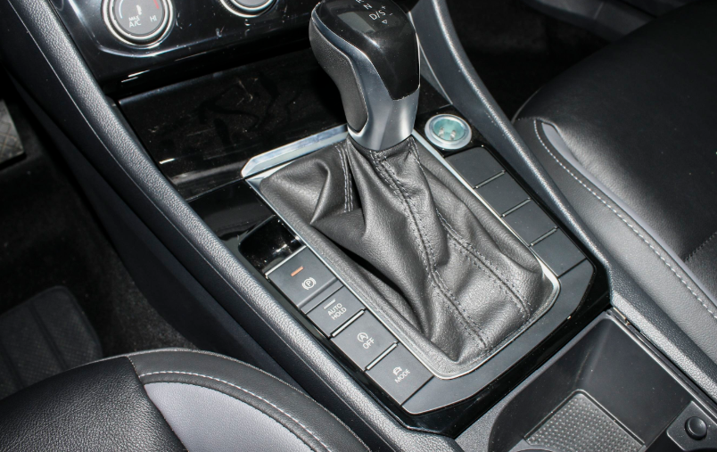 For 19-2022 for Volkswagen for Jetta Mk7 Real Carbon Fiber Console Gear Shift Frame Trim