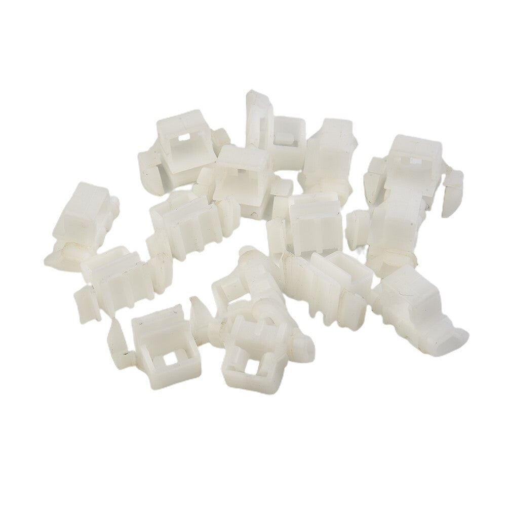 New retaining clips for Mercedes Sacco 190 W201 W124