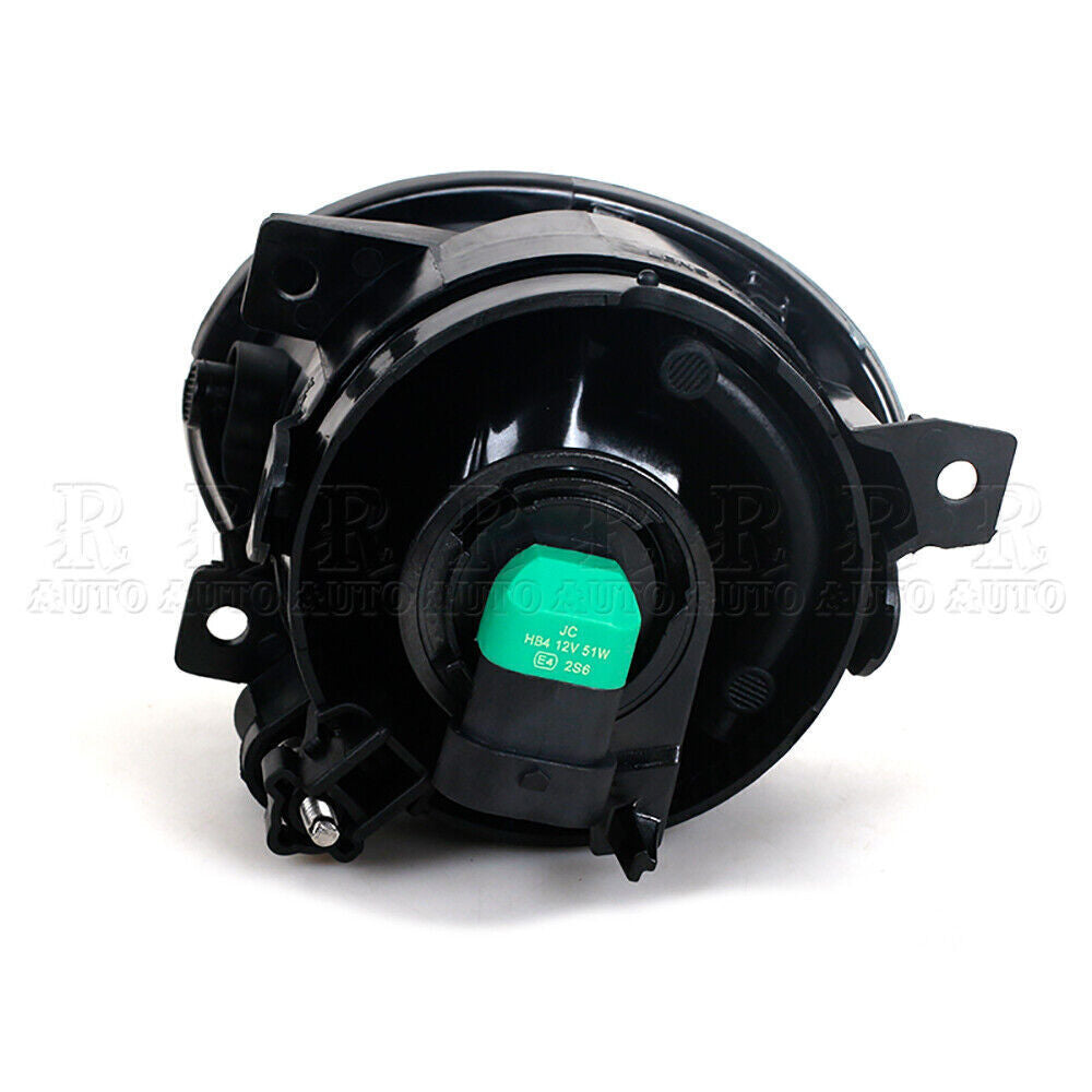 Suitable for Mercedes-Benz Sprinter W906 front fog lights with halogen bulbs.
