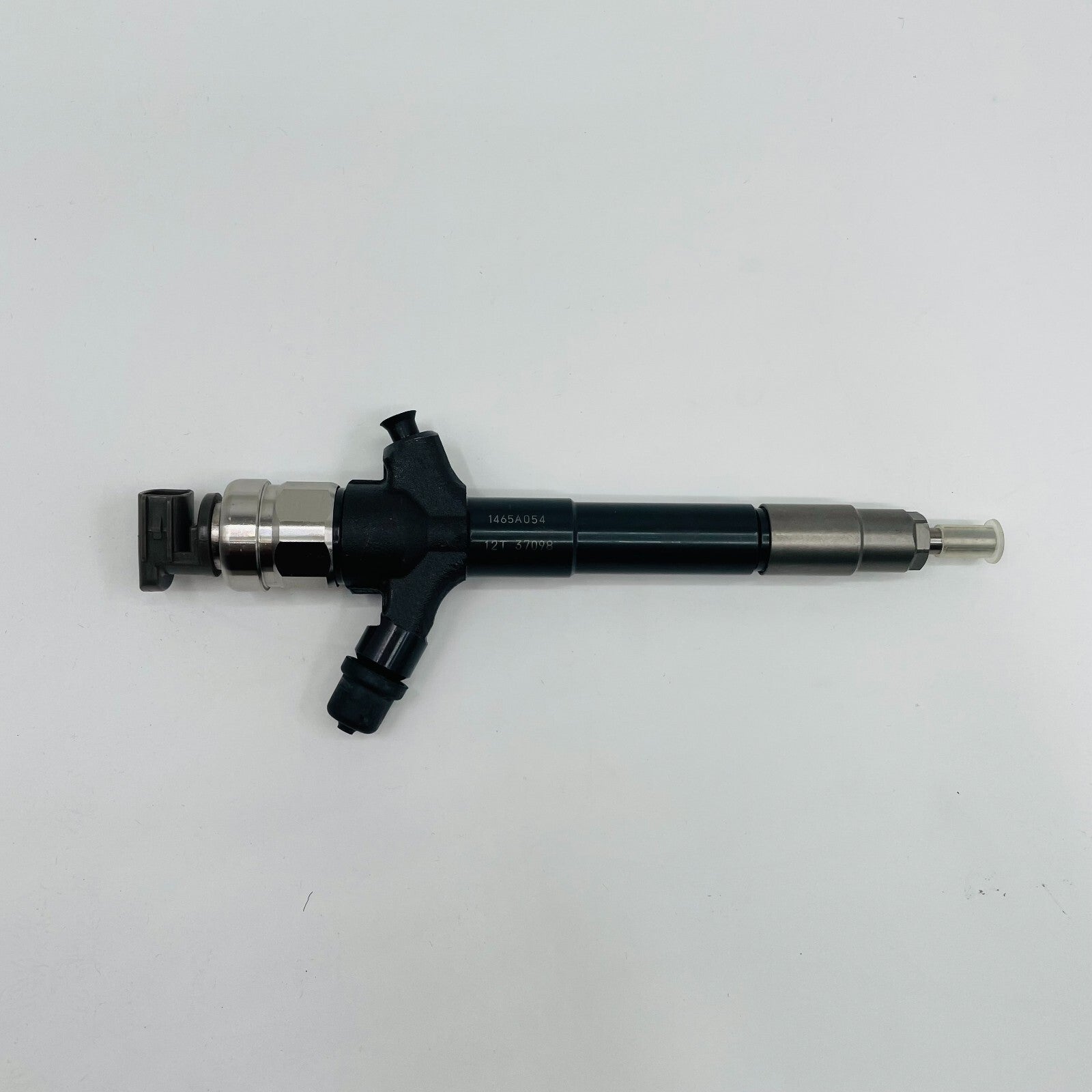 095000-5600 Fuel Injector 1465A041 for Mitsubishi 4D56 Engine Pajero