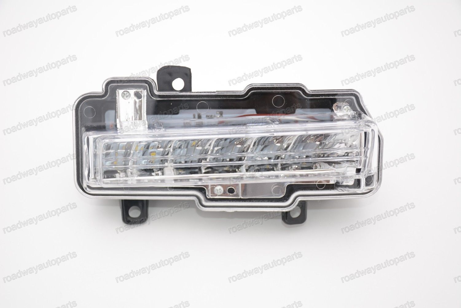 1Pair Driving LED Fog Light Daytime Running Lamp for Mitsubishi Pajero 2015-2016