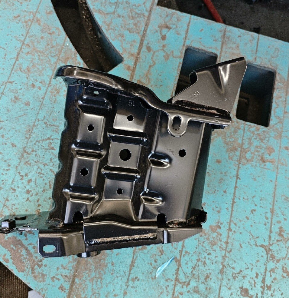 Front Left Bumper Stay Bracket 57014-0A030 for 2022-2025 for Toyota for Corolla Cross