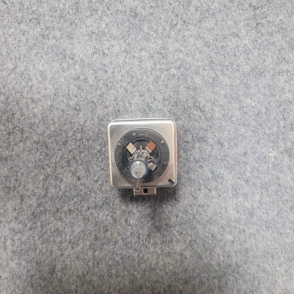 Gas discharge lamp suitable for MERCEDES BBDC W242 V251
