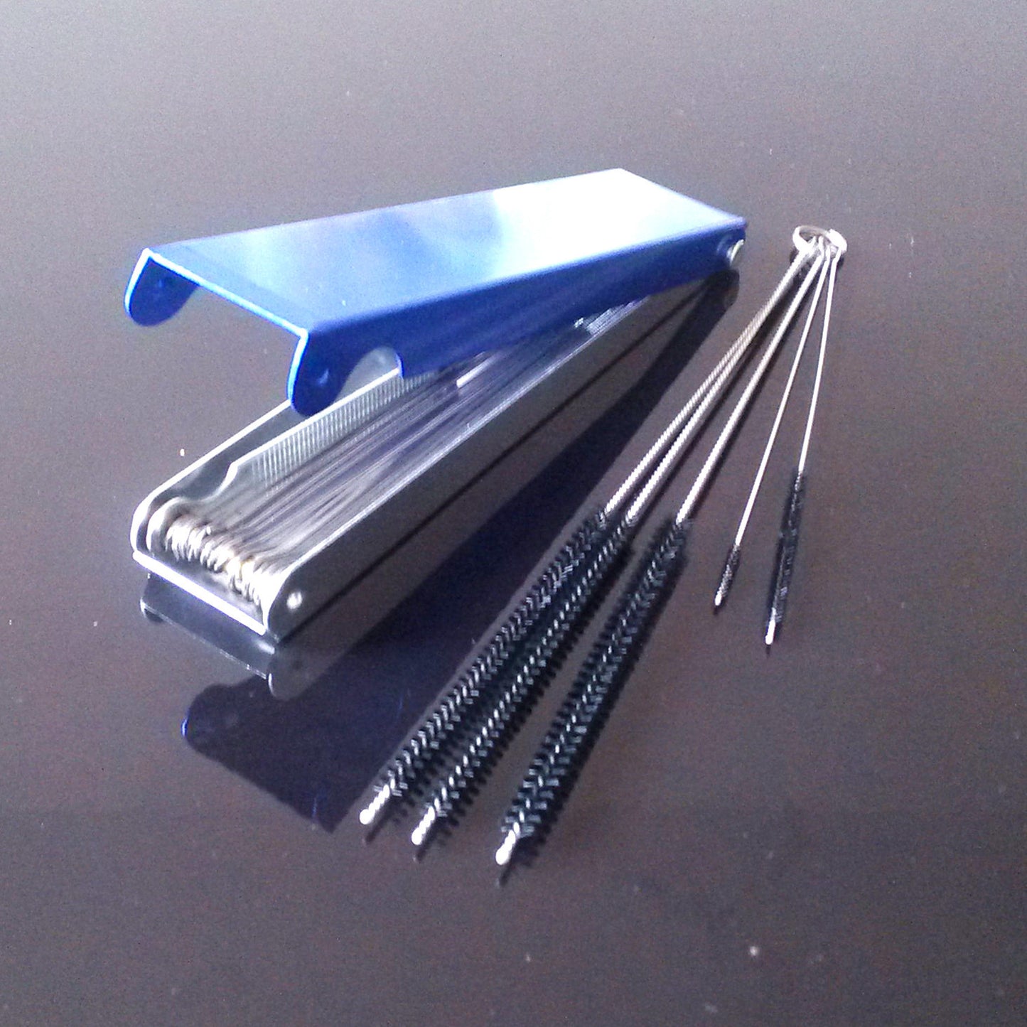 Motorcycle Carburetor Carbon Deposit Jet Cleaning Cleaner + Brushes Tool