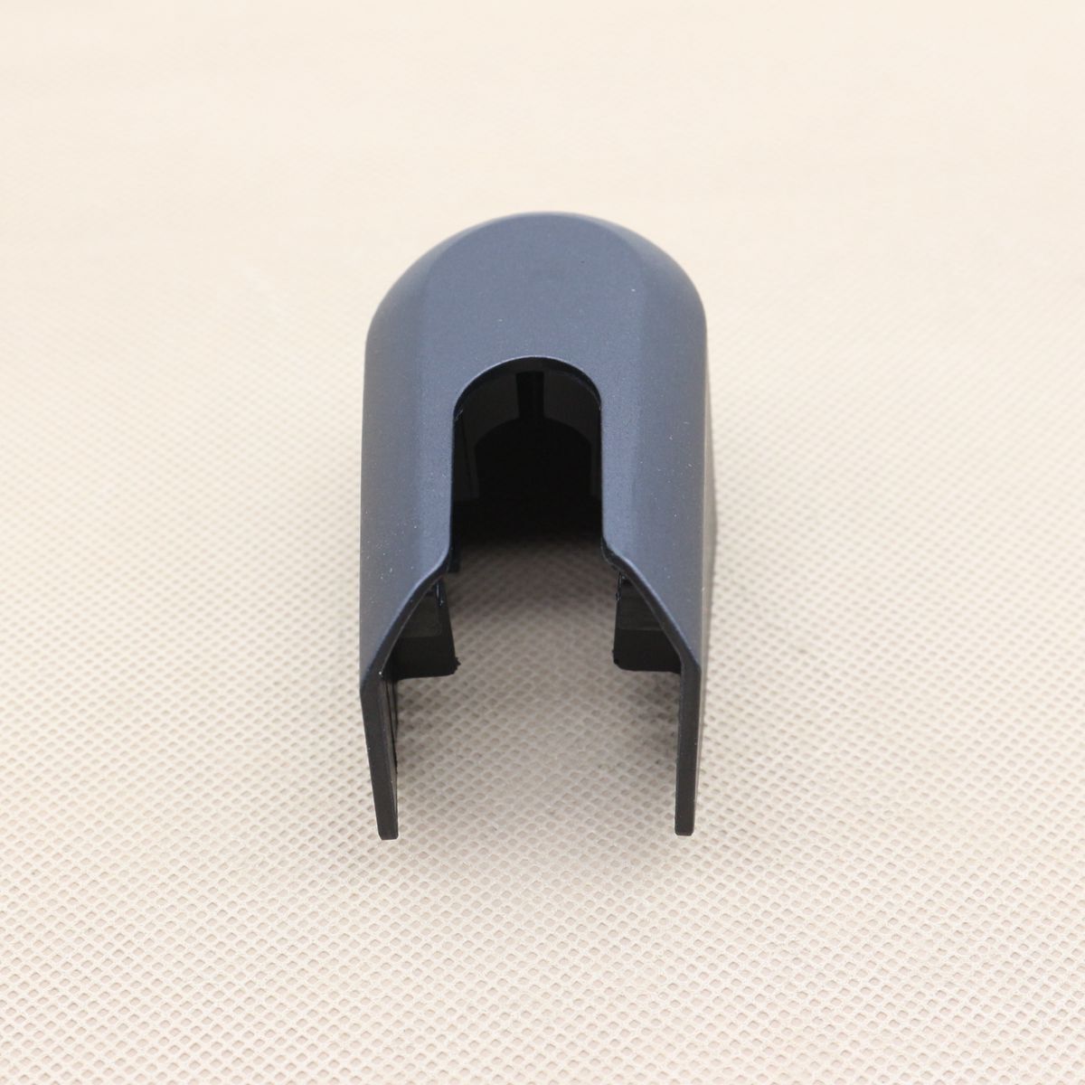 Rear window windshield wiper arm nut cap 31699909 is suitable for Volvo V90, XC40, and XC90.