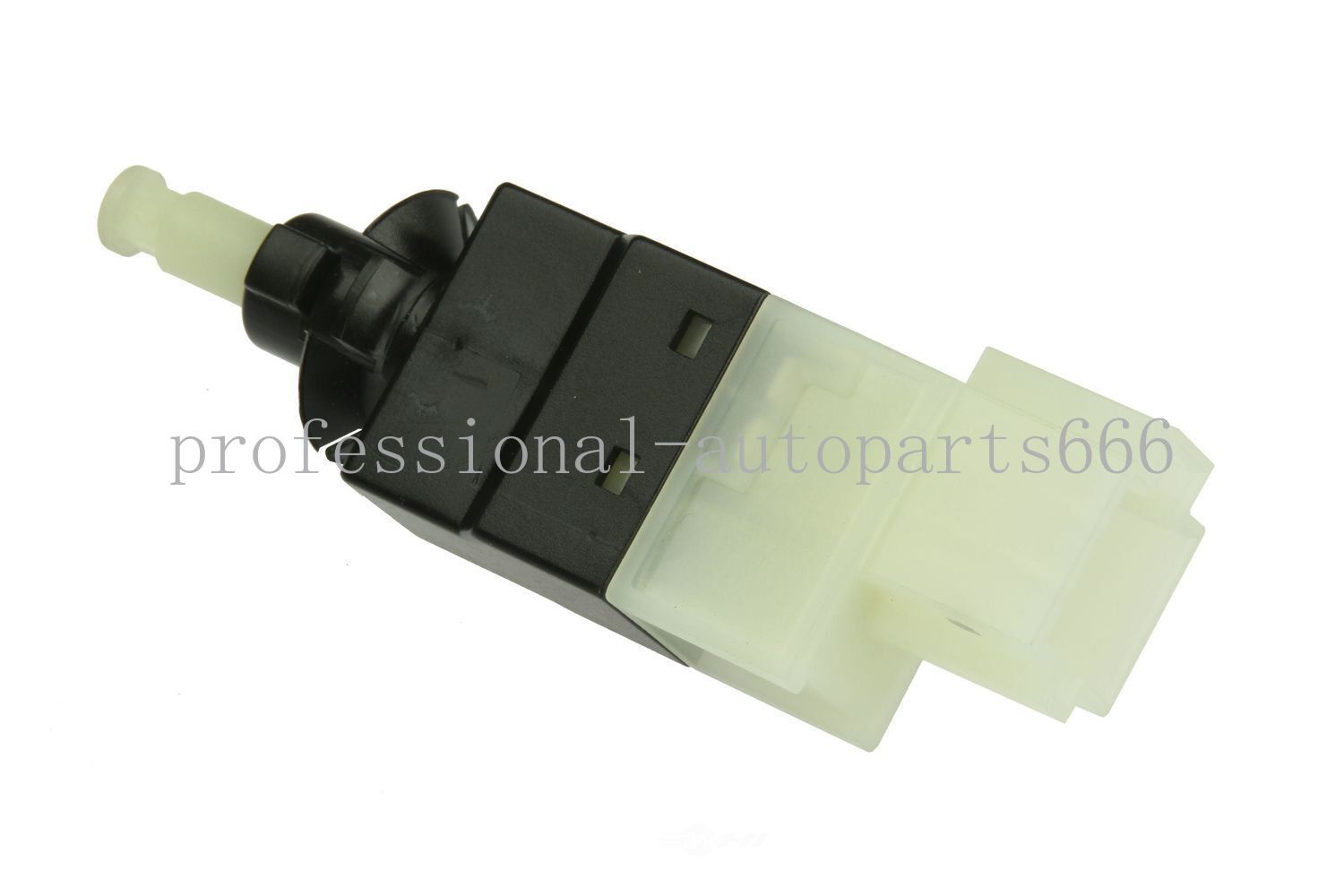 0015456709 Brake pedal light switch suitable for Mercedes-Benz E320, E350, E550, CLS550, etc.