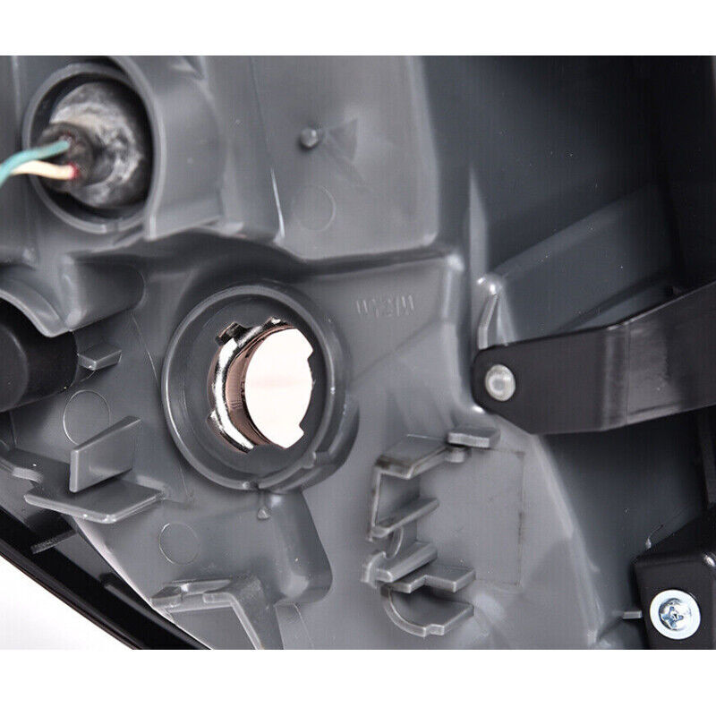 The left rear taillight brake and parking light is applicable to for Honda HRV HR-V 2016-2018.