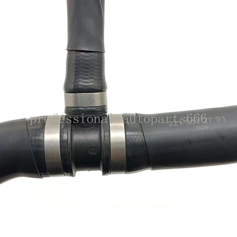 The under-radiator cooling hose is suitable for Mercedes-Benz W221 S500 S550 CL500 CL550 11-2014