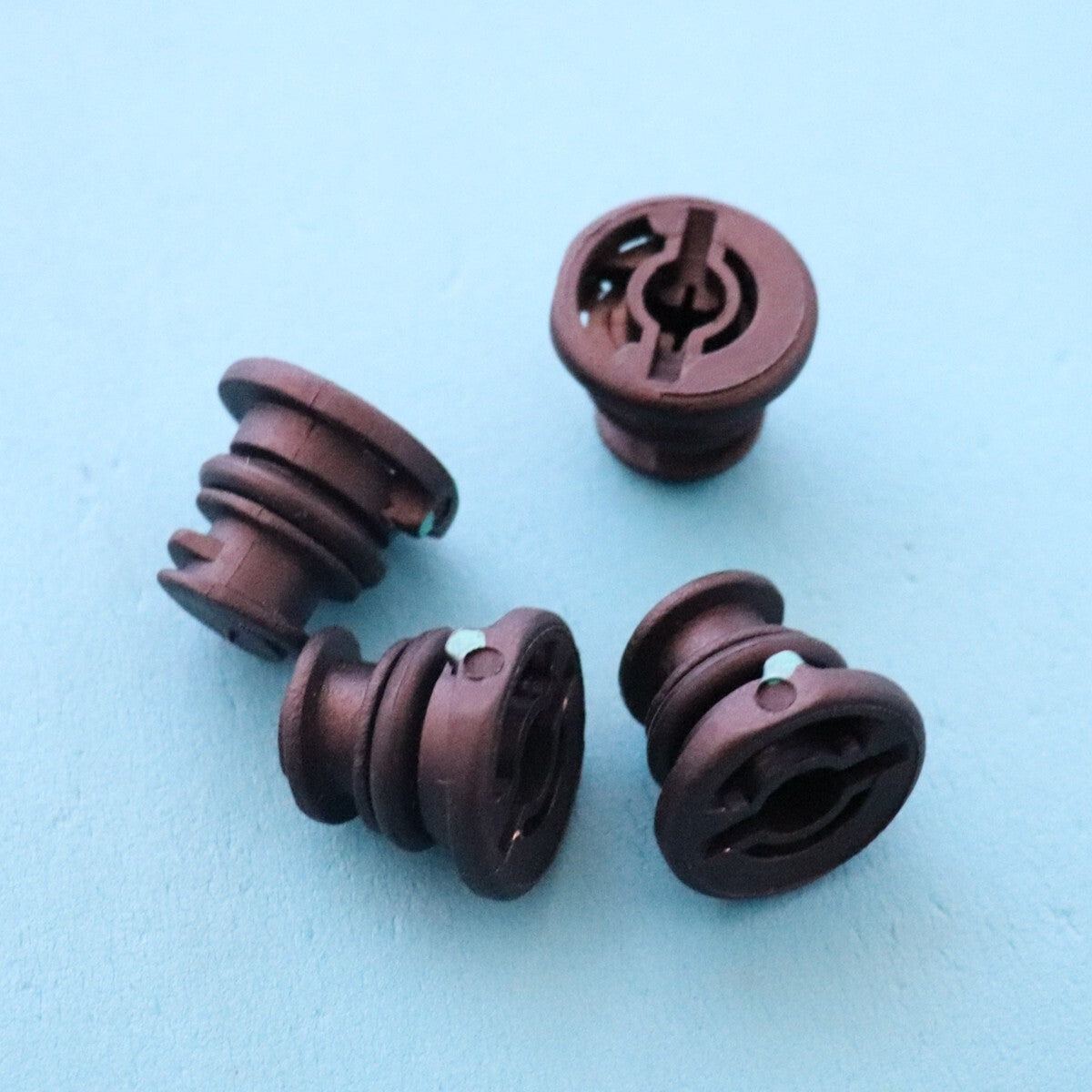 4-pack of new plastic drain plugs for 2015-2018 for Volkswagen for Golf GTI (06L103801)