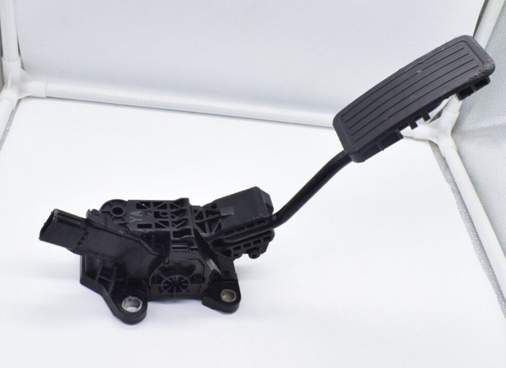 270000-0420 High quality pedal 06R02A00544
