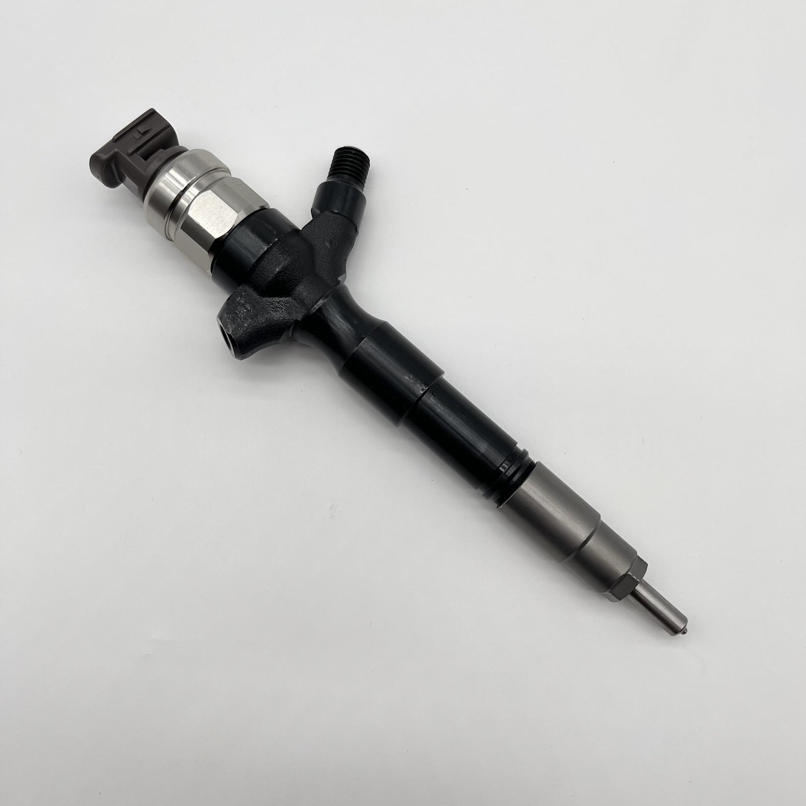 095000-5930 Diesel Common Rail Fuel Injector Nozzle 23670-09060 for Toyota HILUX