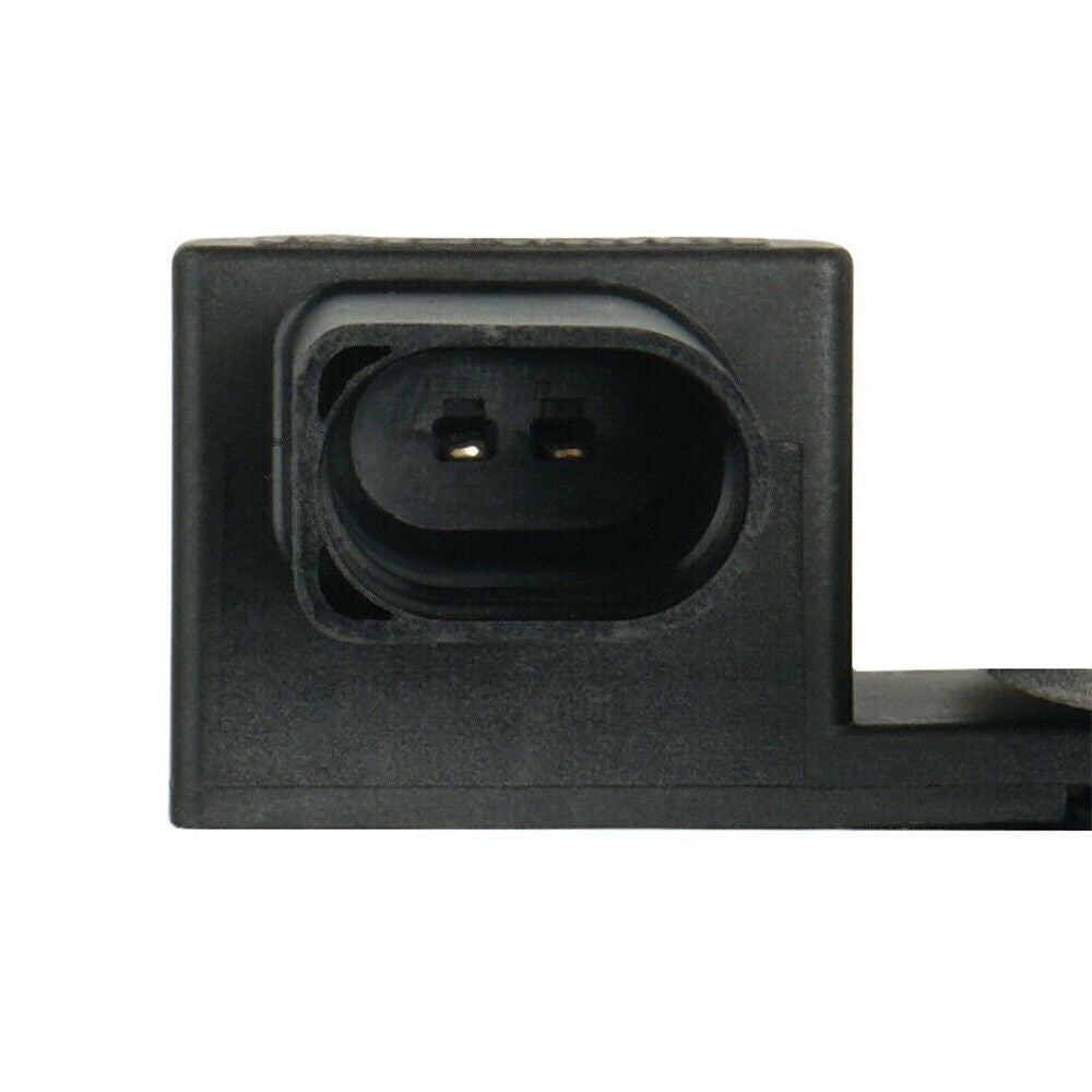 One electric water pump (03C121004D) for Volkswagen for Jetta , for Tiguan , for Audi Polo, and for Golf 1.4L engines.