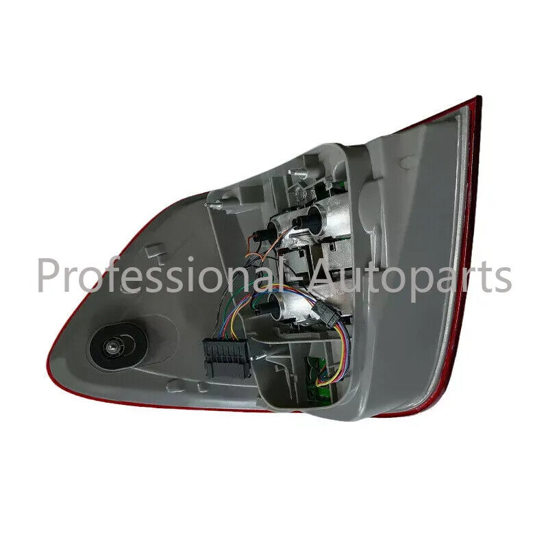 The left rear taillight (1648202764) is suitable for a for Mercedes-Benz ML-Class W164 ML350. (09-11-)