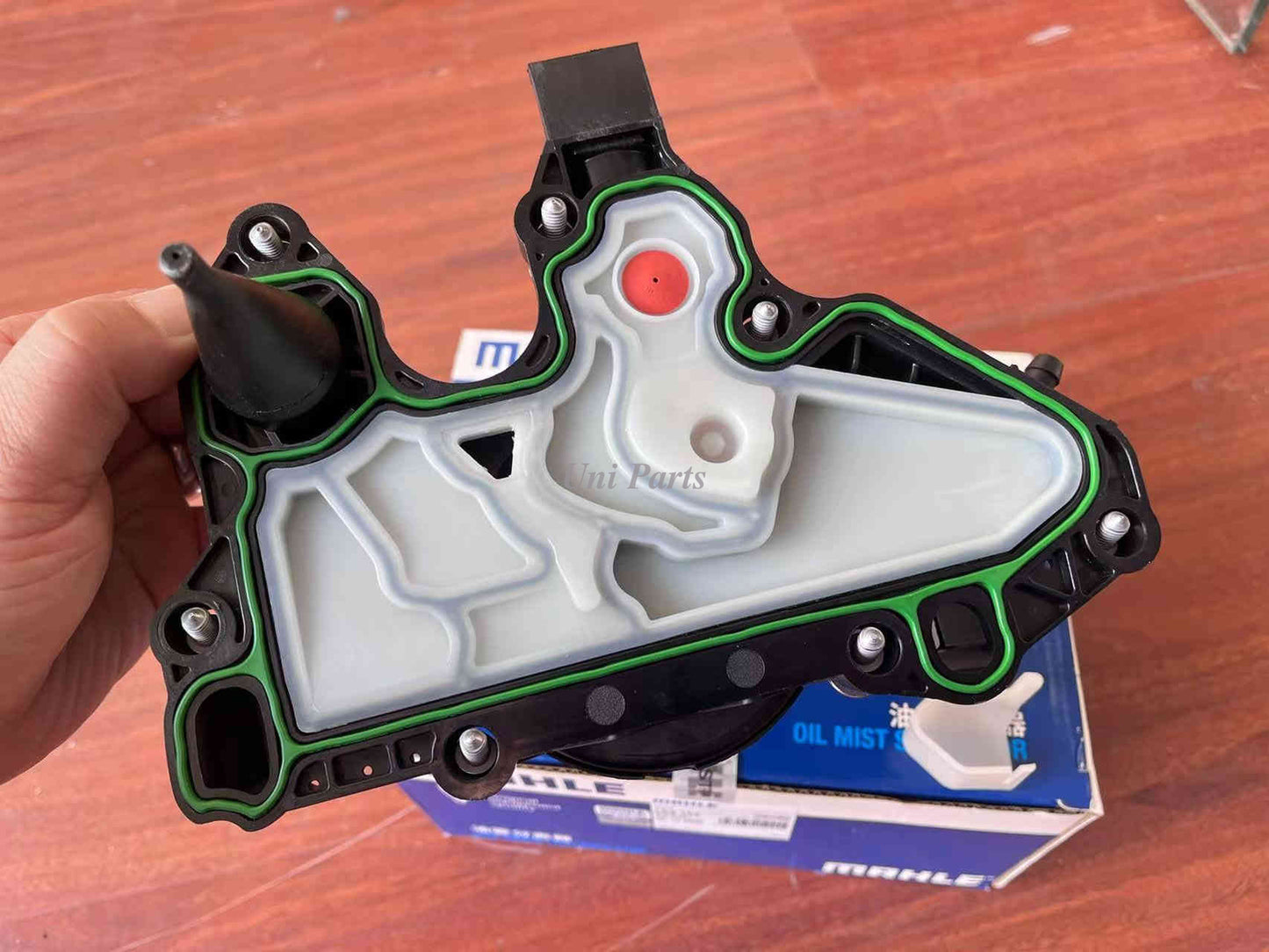 Suitable for Audi A4, A6, Q5 quattro, for Volkswagen for Golf 2.0T, PCV valve oil separator 06K103495BK