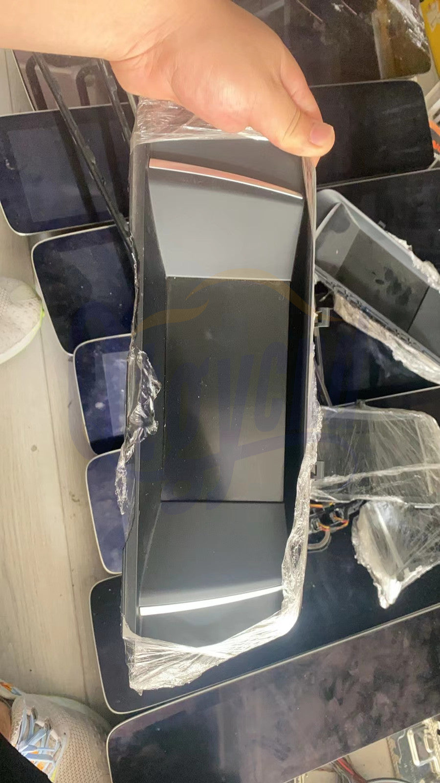 Central information display screen for BMW 528i, 535i, 550i, and M5 series