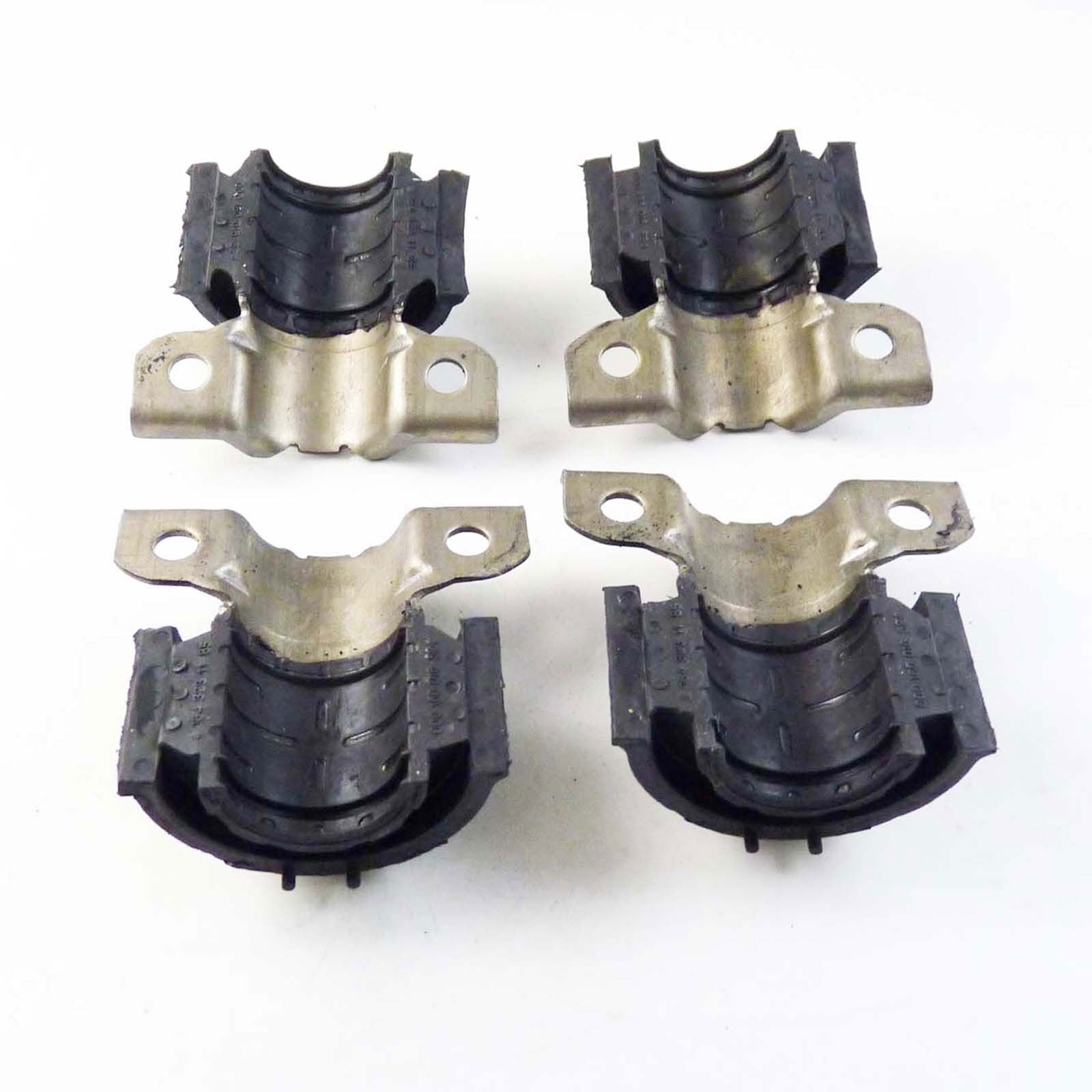 for Benz GL550 ML500 ML350 1643231185 Set of 4 Front Sway Bar Bushing Bracket