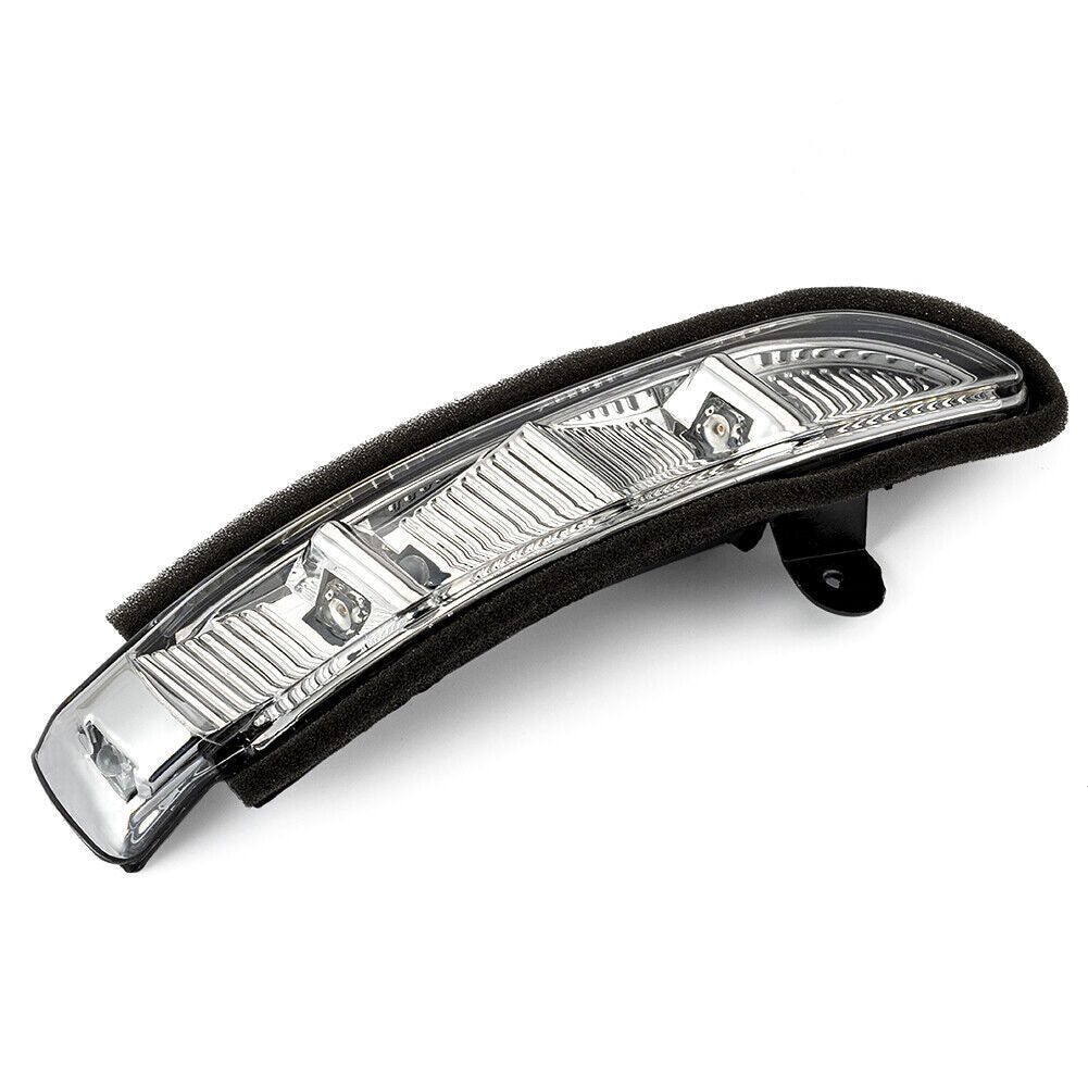 The exterior mirror indicator light for the right front light applies to the for Mercedes-Benz CLS for ES -Class.