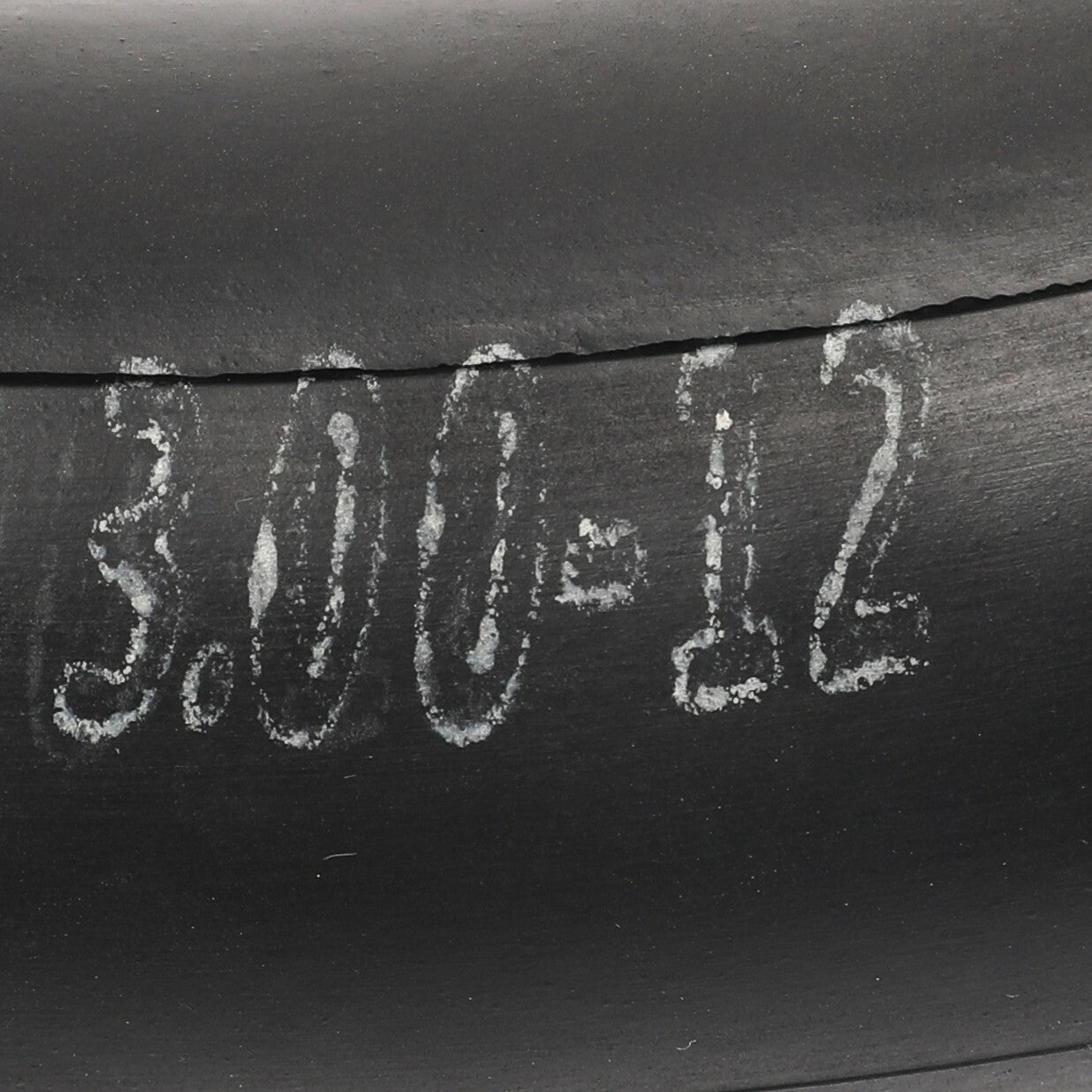 60/100-14 and 80/100-12 front and rear tires + inner tubes are suitable for Dirt Pit bicycles and Knobby tires.