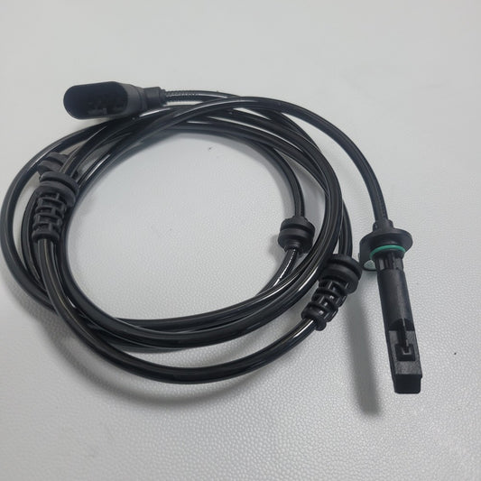 ABS wheel speed sensors are suitable for Mercedes-Benz C200 C300 2015-2017 front passenger right-hand drive.