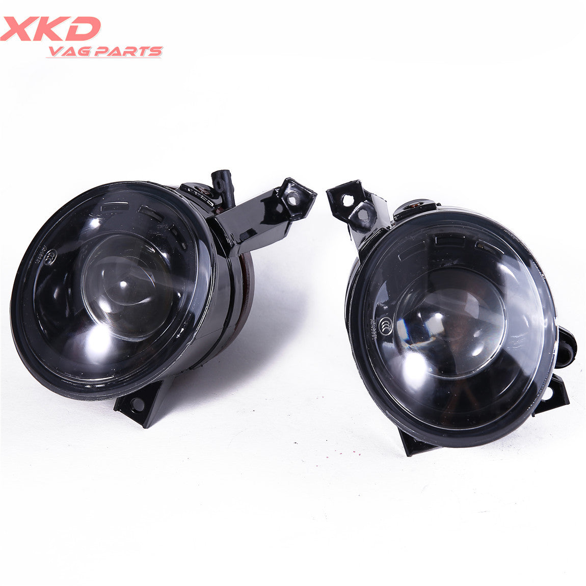 A pair of protruding fog lights (9006) suitable for Volkswagen for Tiguan EOS CC Touran.