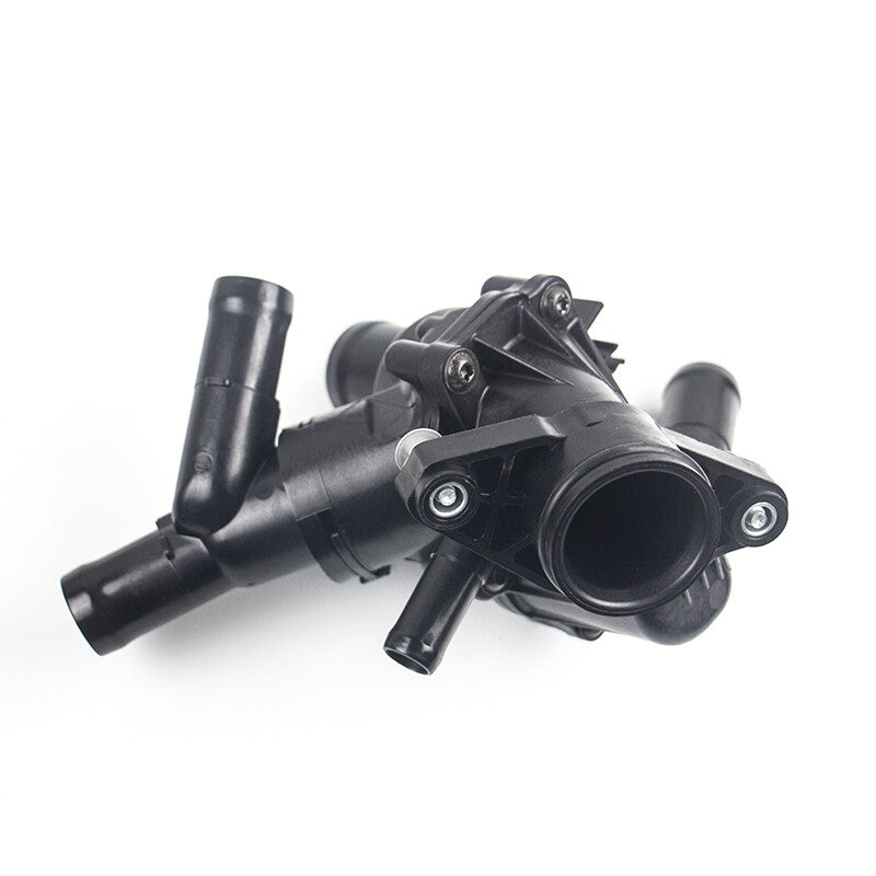 Engine thermostat 2702000415 is suitable for Mercedes-Benz CLA250, CLA45, and AMG models.