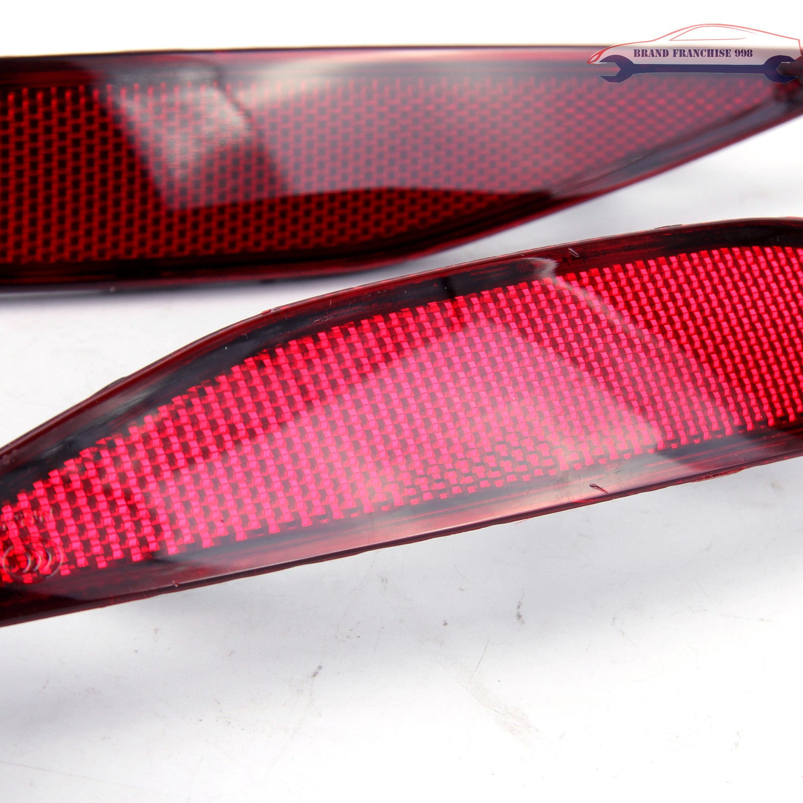 Two brand-new rear bumper reflectors for Volkswagen E- for Golf GTI.