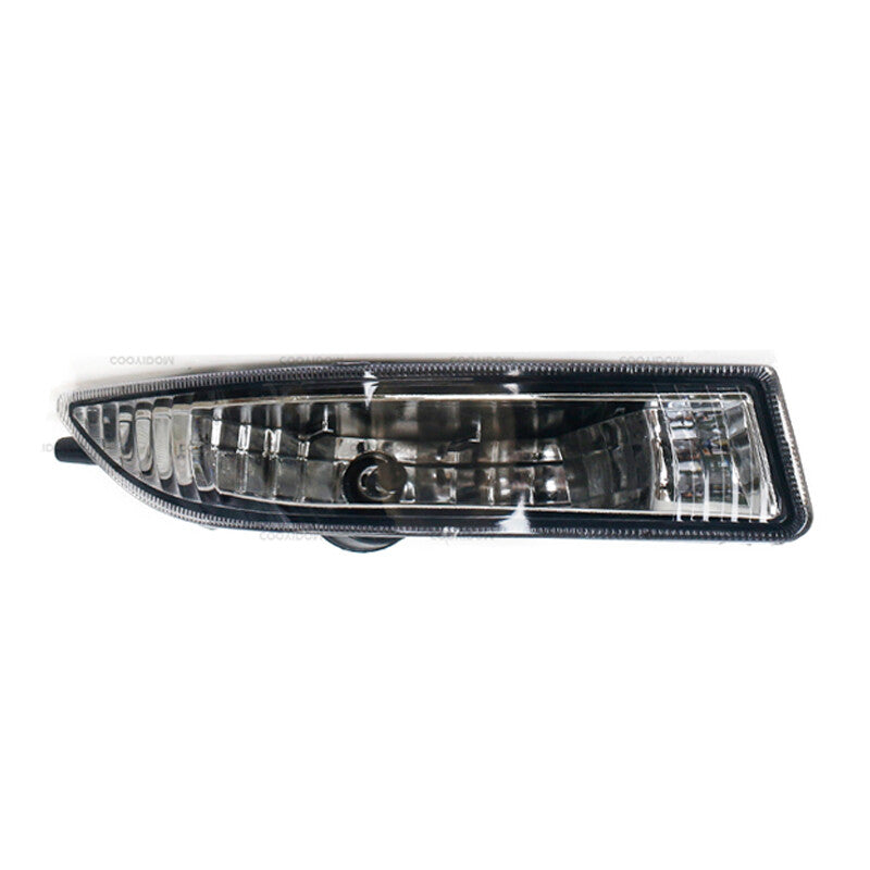 The right front bumper fog light is suitable for Toyota for Corolla Kombi Limo E12 2001-2004.