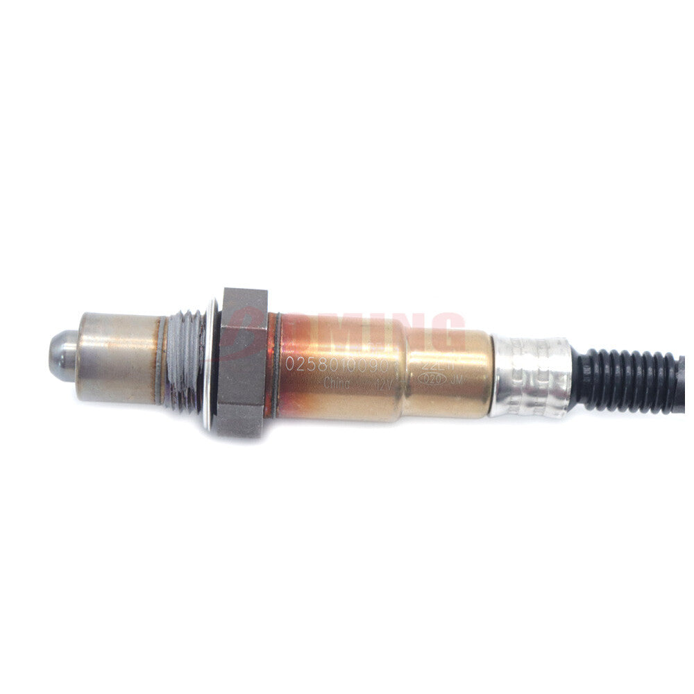 new A0101538128 5WK97403 NOx sensor for Mercedes-Benz Detroit diesel engines.