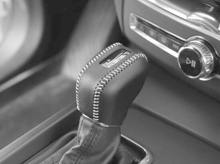 for Volvo V60 2020-2023 Black White Leather Central Console Gear Shift Knob Trim