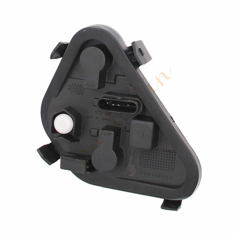 The driver's left rear bulb socket for the taillight is suitable for BMW 320i, 328i, and 335i models from 2012 to 2015.