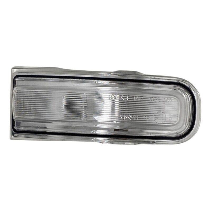 Side mirror turn signals are applicable to the 2015-2023 for Jeep Renegade right passenger side.